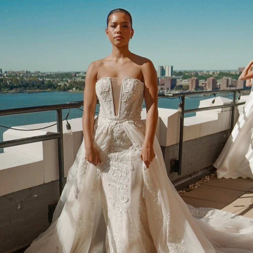 Elizabeth Lee Bridal Luxe Wedding Gown-Jolie- NEW w/ Tags Retail $4700 size 6